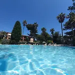 Apartament En Privee, Face A La Avec Acces Direct *