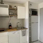En Privee, Face A La Avec Acces Direct Apartament